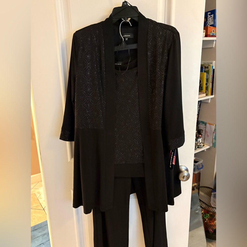 R&M Richard’s sequined 2 piece pant suit NWT